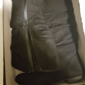 Women calf length boots